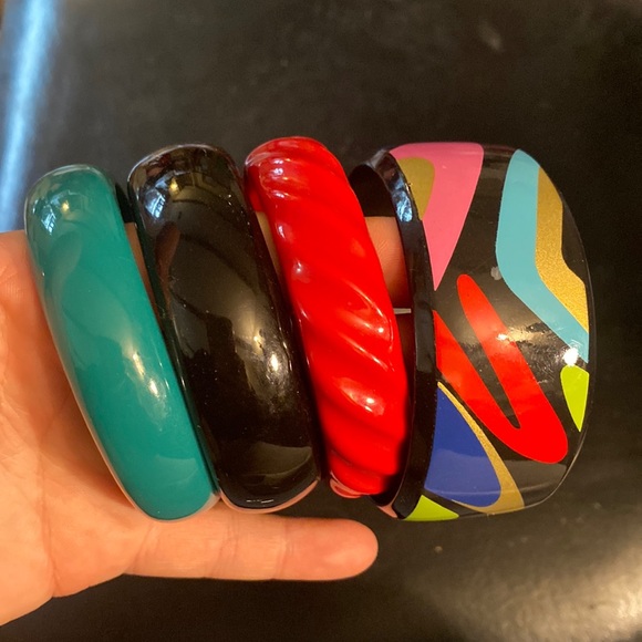 Vintage bangle bracelets 💋 - Picture 1 of 10